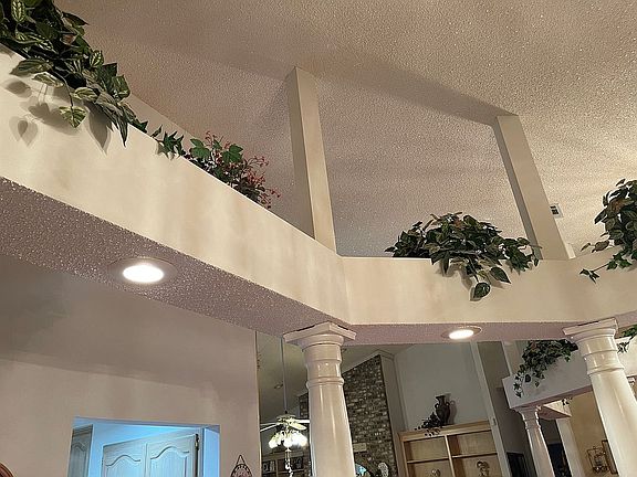 Columns & ledges