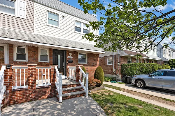 Sold by Remax Edge | media 42