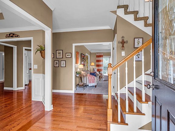 3rd image of 3351 Sheffield Way