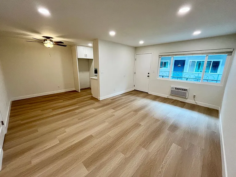 455 W Dryden St — Photo 13