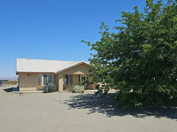 4274 Joshua Rd, Phelan, CA 92371