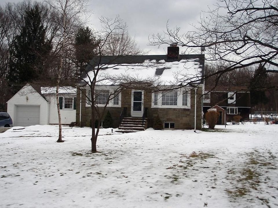 2nd image of 17 Mountain Ridge Dr