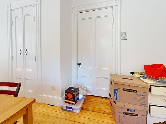4th image of 41 Laurel St #2