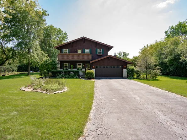 1265 Margate Ln, Libertyville, IL 60048