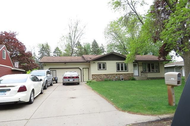 2nd image of 1012 Borgert Ave