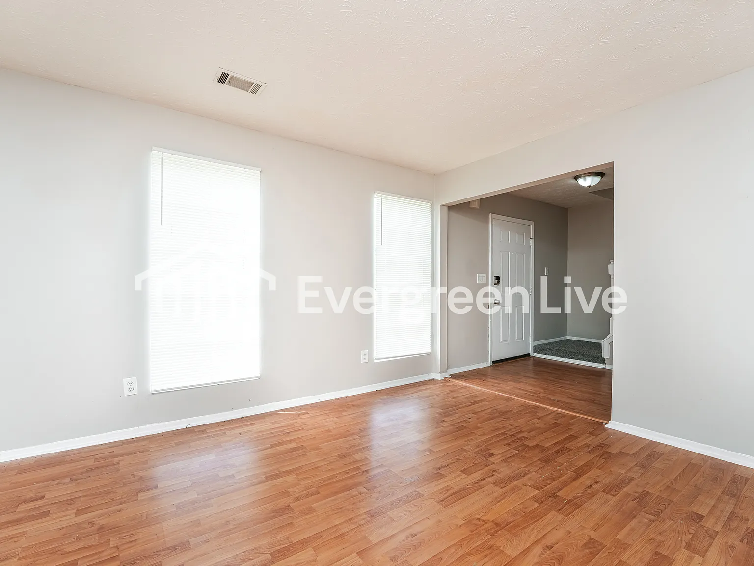 3 bed, 2.5 bath, 1524 sqft, $1,545 — Photo 3