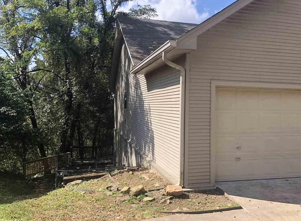 4 bed, 3200 sqft, $2,500 — Photo 3