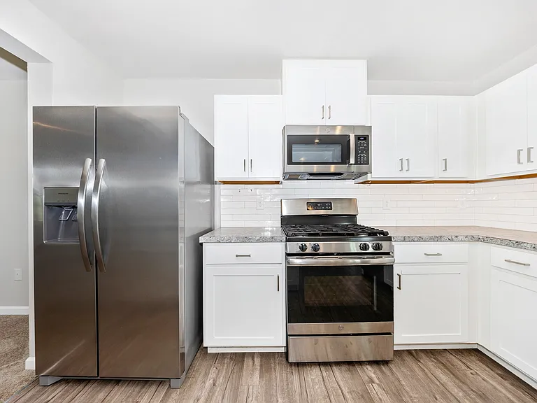 62 Rhea Dr — Photo 5