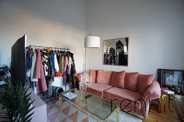 Rented by Rennit Inc. | media 15