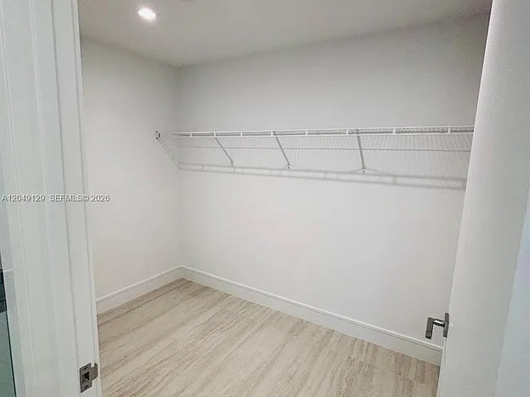 2411 Laguna Circle North 1411 #1411 — Photo 19