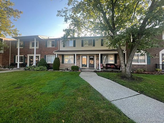 3rd image of 38148 Jamestown Dr
