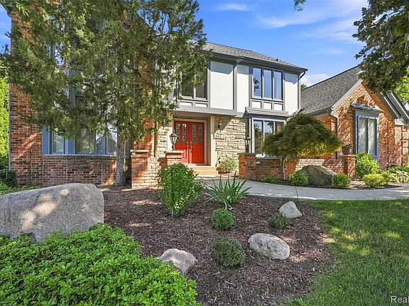 2nd image of 2534 Topsham Dr