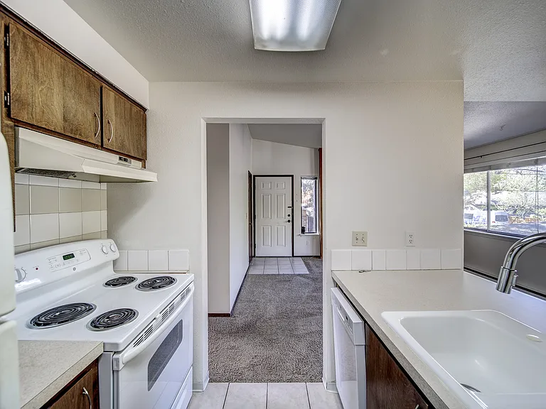 821 W Resseguie St #1 — Photo 2
