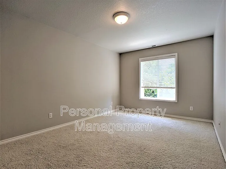 17409 NE 32nd St — Photo 20