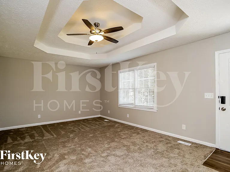 127 McWhirter Pl — Photo 6