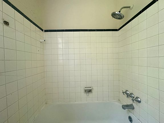 5th image of 2544 Agnew St #2
