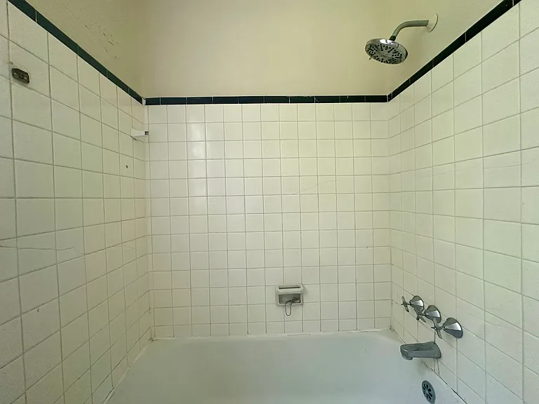 2544 Agnew St #2 — Photo 5
