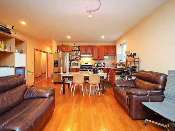 5th image of 2542 W 15th St #B2