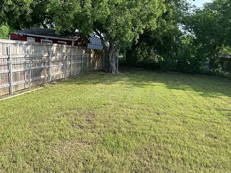 1001 Clairidge Ave — Photo 21