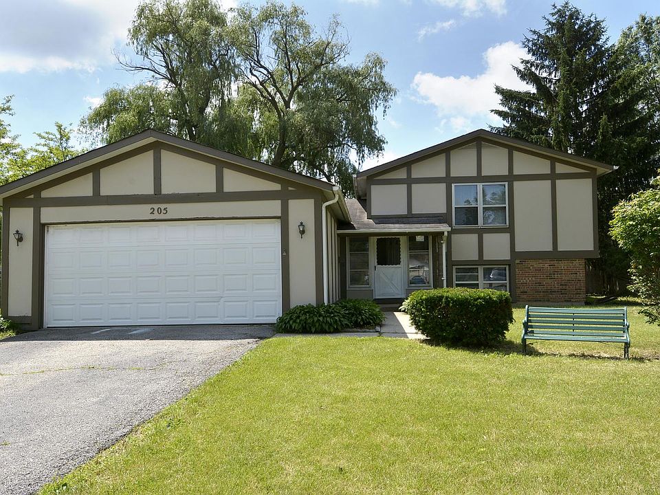 1st image of 205 E Cedarwood Ct