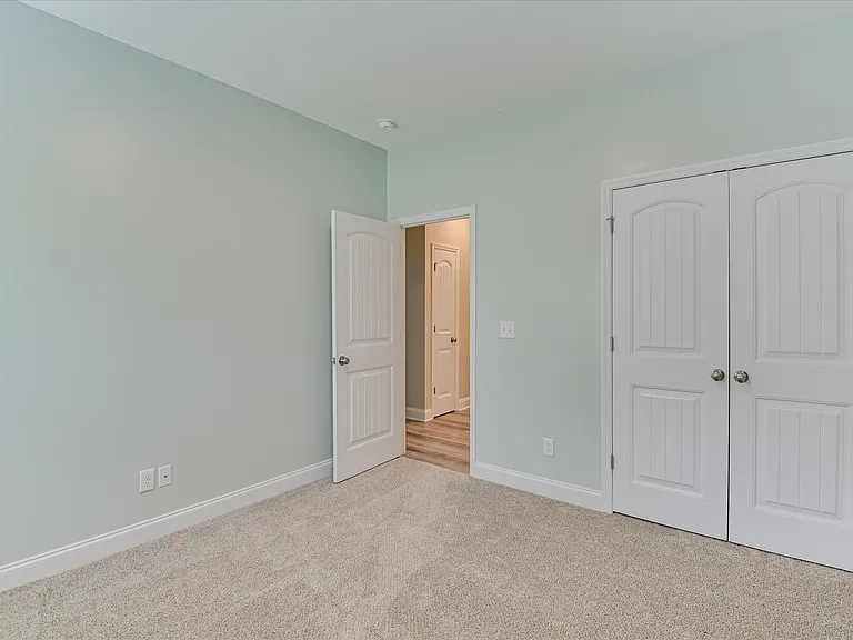 183 Williston Rd — Photo 13