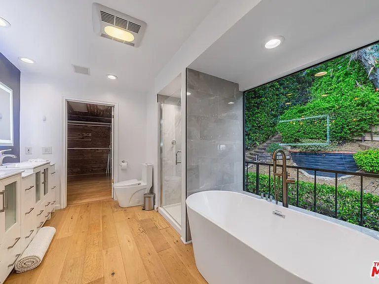 9305 Beverly Crest Dr — Photo 51