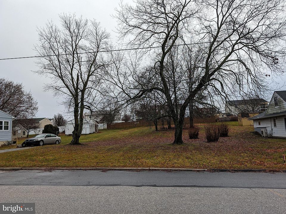 2nd image of 3 4th St