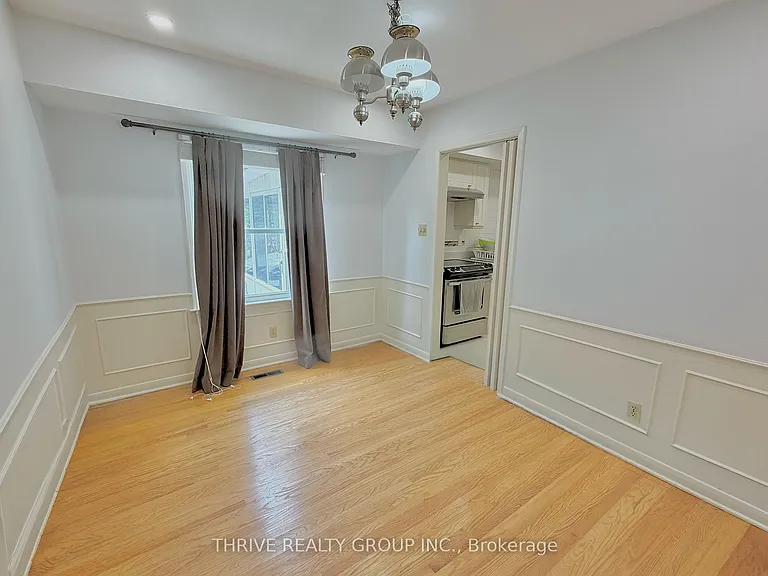 1449 Glenora Dr #UPPER — Photo 8