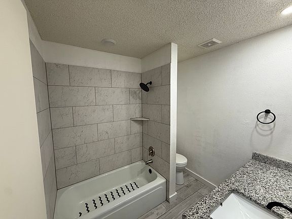 5th image of 2704 Mintwood Pl