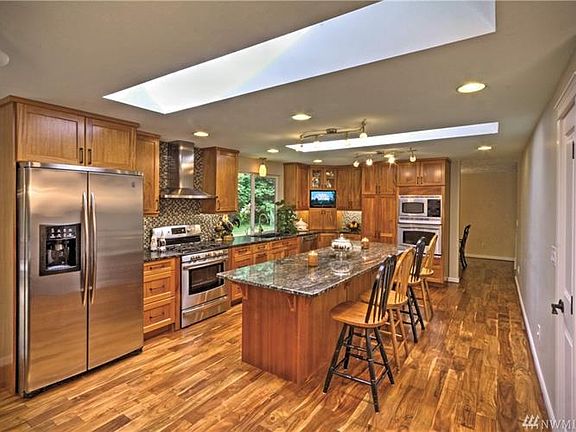 2nd image of 3524 Pinebrook Dr SE