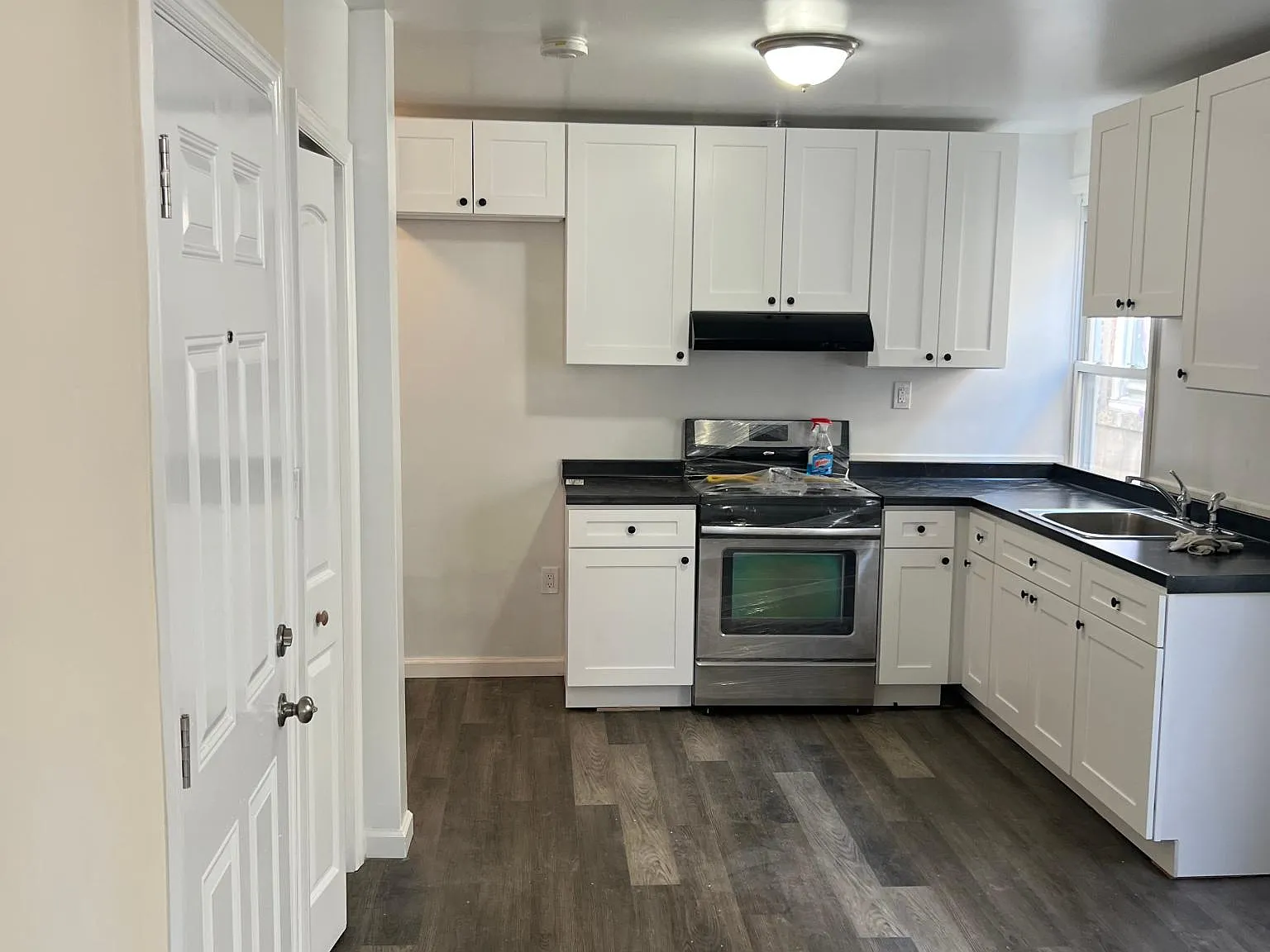 528 Mechanic St — Photo 1