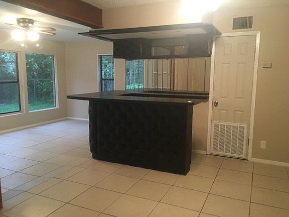5th image of 1324 Crestview Dr