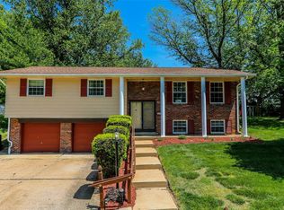 4926 Lawrence Dr, Fairview Heights, IL 62208