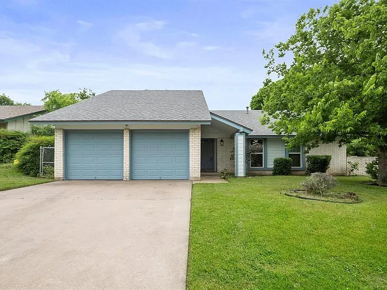 1401 Meadowmear Dr — Photo 24