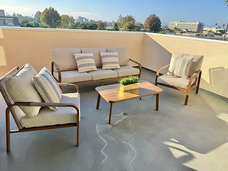 Penthouse 2 Bed 2.5 Bath