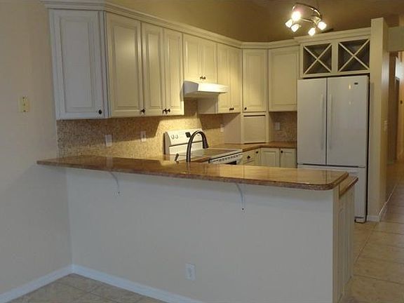 4th image of 347 NW 45th Ave