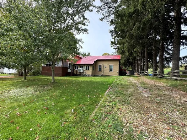 10339 Marble Springs Rd, Delevan, NY 14042