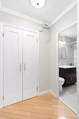 4th image of 5900 Arlington Ave APT 18-M
