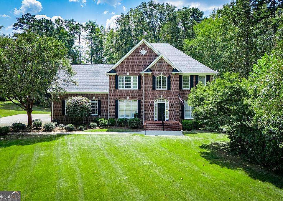 1st image of 213 Shady Valley Dr