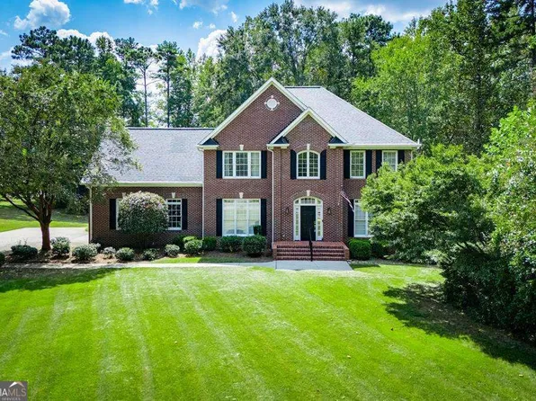 213 Shady Valley Dr, Carrollton, GA 30116