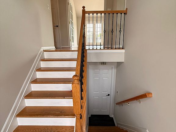 2nd image of 151 Charlotte Ct