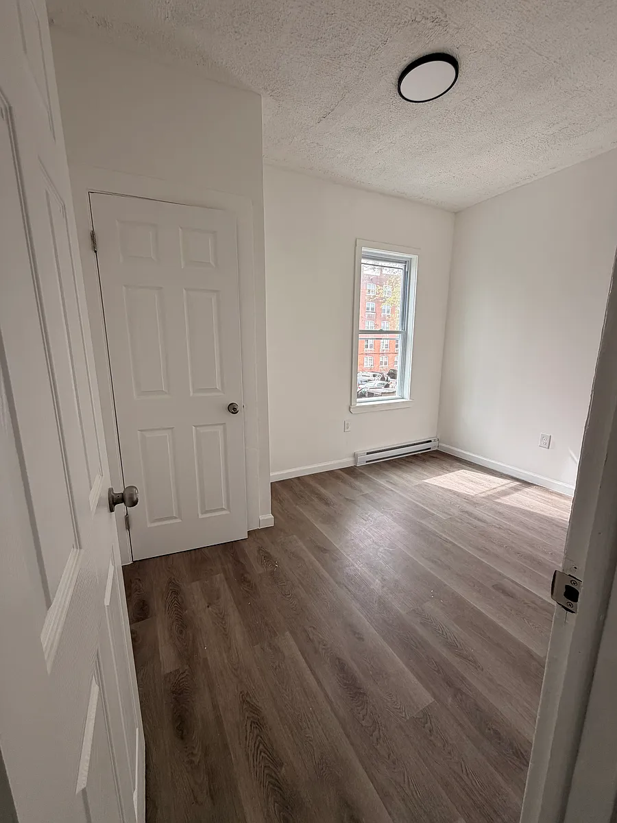 Bedroom - 47-49 Putnam St #2