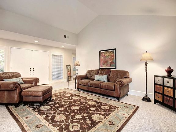3rd image of 11480 Hesperian Cir