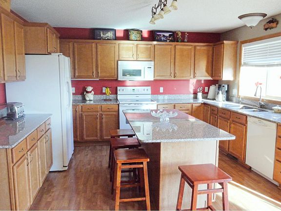 4th image of 20379 206th Drive Cir N