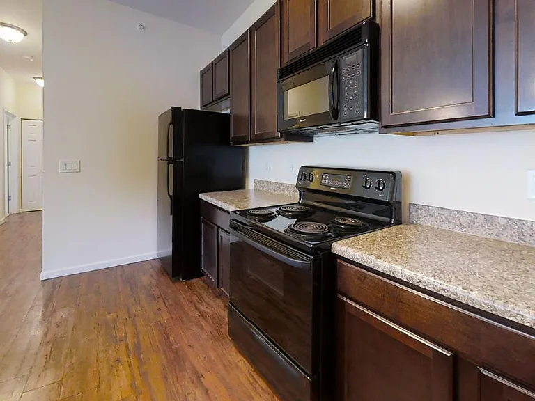 Windsor West | Specials Available — Photo 68
