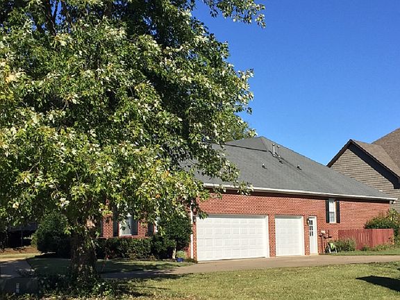 3rd image of 2603 Hedgerow Ln