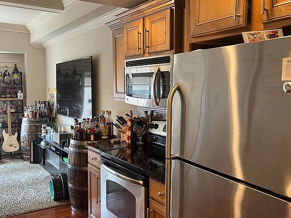 5th image of 345 W Vine St