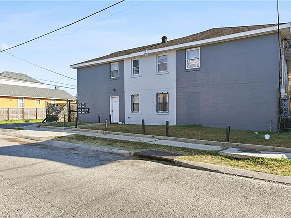3rd image of 2825 Amelia St