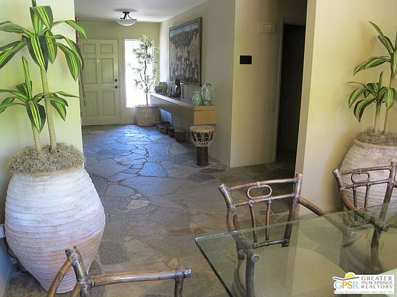 5th image of 1586 S San Mateo Dr