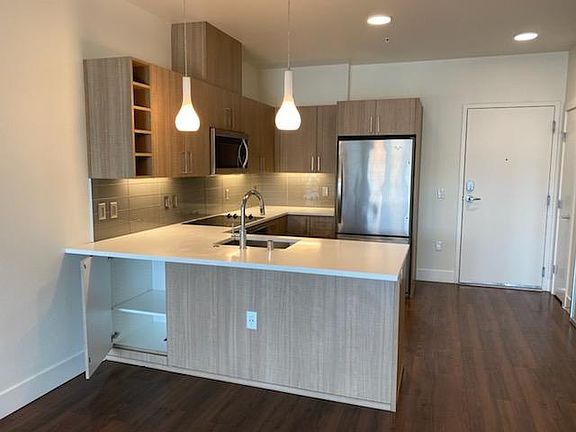 2nd image of 811 Dexter Ave N #745